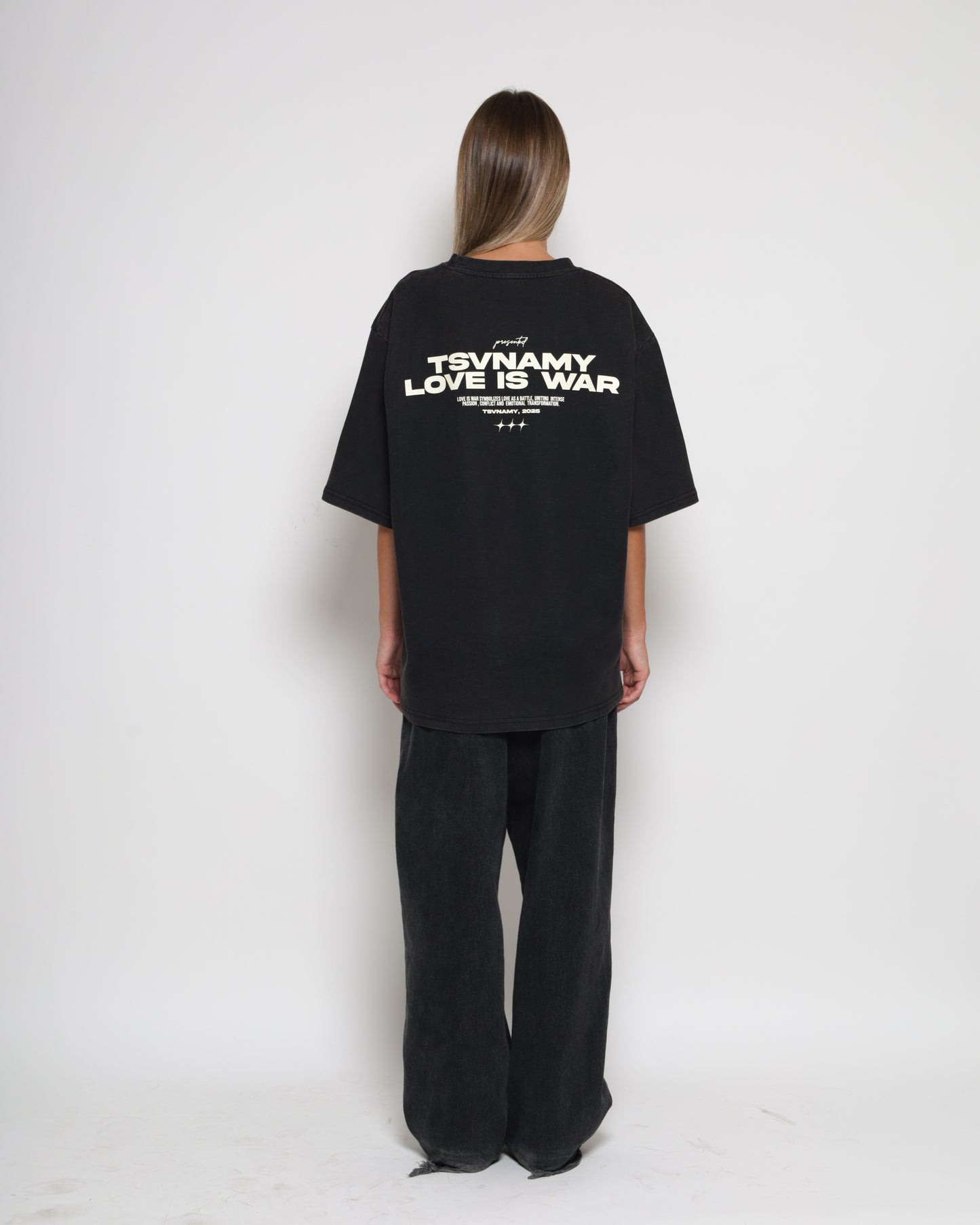 T-Shirt LOVE IS WAR